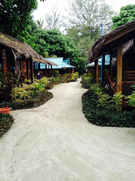 Zanom Sunrise Beach Resort Koh Lipe Exterior foto