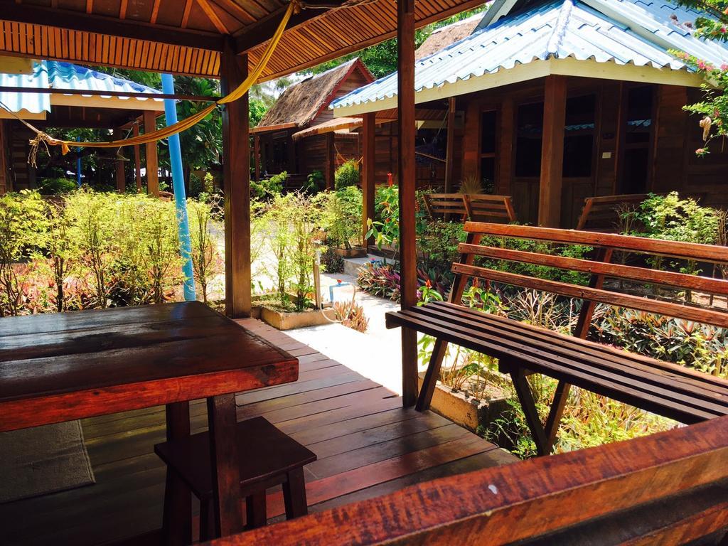 Zanom Sunrise Beach Resort Koh Lipe Exterior foto