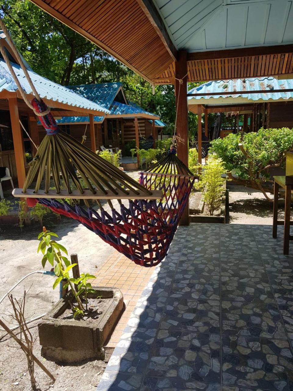 Zanom Sunrise Beach Resort Koh Lipe Exterior foto