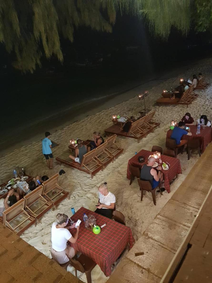 Zanom Sunrise Beach Resort Koh Lipe Exterior foto